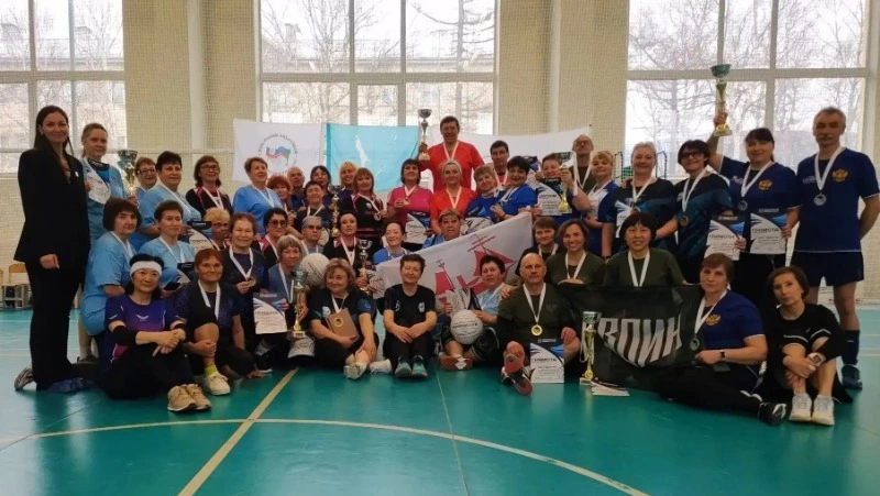 В Южно-Сахалинске провели турнир по мини-волейболу среди женщин «серебряного» возраста