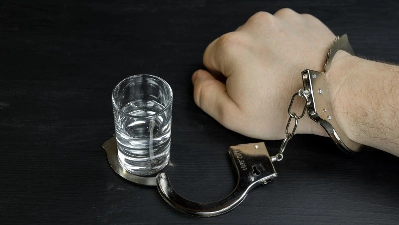 Житель Поронайска попал под уголовное дело за ночные вылазки