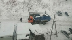 Проблема с вывозом мусора пришла в Холмский район после снежного циклона