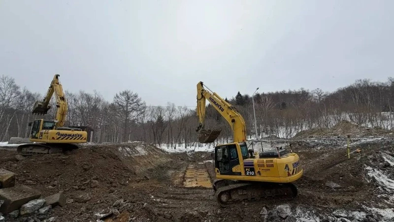 Трассу в Корсаковском районе расширяют с опережением графика