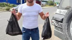 Жителям Охи бесплатно начали раздавать рыбу