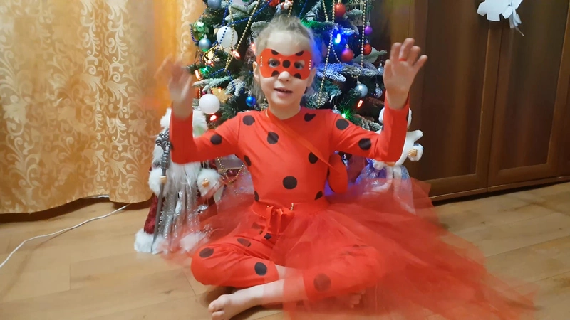 Письмо Деду Морозу: Кристина очень просит в подарок интерактивного котенка с поводком