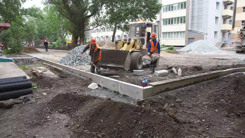 В Южно-Сахалинске до конца года отремонтируют 93 двора