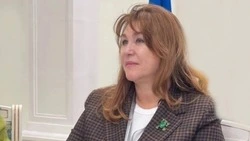 Устиновская предложила создать «Семейную службу» для поддержки родителей и детей