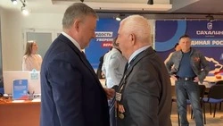 Георгий Карлов встретился с ветеранами четырех войн в Южно-Сахалинске