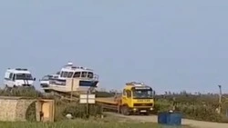 Стало известно, зачем полицейский катер привезли на Найбу. «Пока есть рыба, будут охранять»