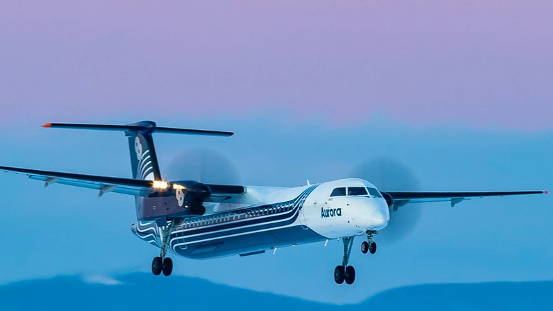 В аэропорту Южно-Сахалинска экстренно приземлился самолет, летевший на Камчатку