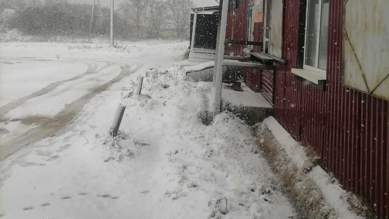 На север Сахалина пришла зима с метелью