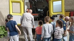 Школьникам Холмска рассказали о работе врачей скорой помощи