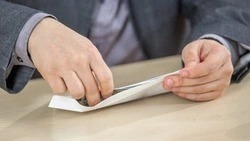 Тюрьма вместо пенсии? — на Сахалине педагога со стажем поймали на взятках