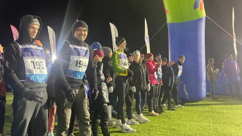 В Южно-Сахалинске прошел ночной забег на самый мощный трамплин Дальнего Востока