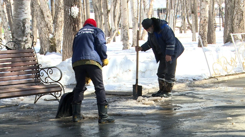В Южно-Сахалинске стартовали чистые пятницы