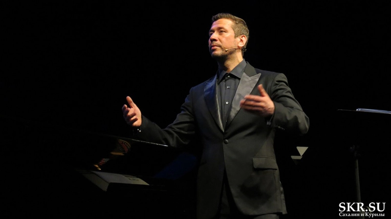 Мерзликин привез на Сахалин пианистку из охваченной коронавирусом Италии