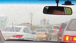 Проливной дождь подарил гигантские пробки столице Сахалина
