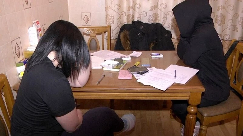 На Сахалине поймали трех сутенёрш