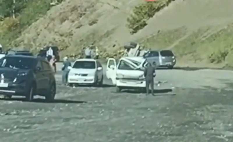 Видео смертельного ДТП на Холмском перевале опубликовали в соцсетях