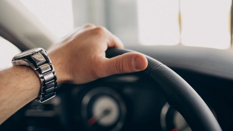 Житель Кемерово угнал оставленное без присмотра такси и попал в ДТП