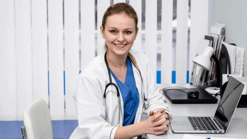 Медицинский ассистент GigaDoc от Сбера — теперь с цифровым аватаром врача