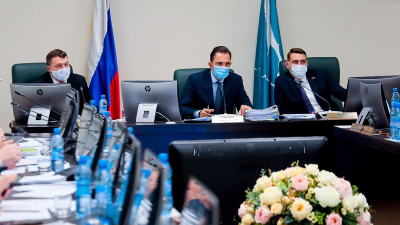 Сахалинские депутаты приняли в двух чтениях увеличение бюджета Фонда ОМС