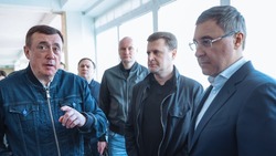 Федеральные министры осмотрели площадку первого в России водородного полигона на Сахалине   
