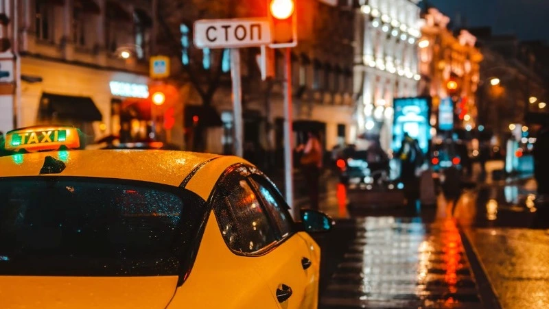 Спрос на водителей такси на подработку вырос более чем в 2 раза в Сахалинской области