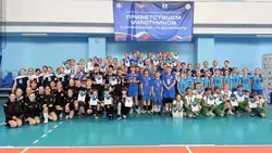 «Искра» и «Альфа» зажгли золото: юные волейболисты Южно-Сахалинска выиграли первенство области