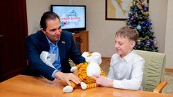 Областную Думу на один день возглавил школьник на Сахалине