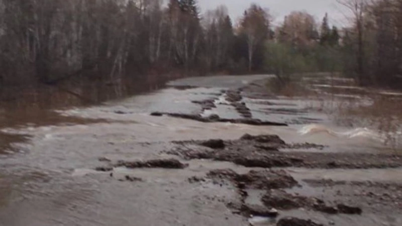 Объявлен режим ЧС: на Сахалине закрыли дорогу Смирных — Пильво