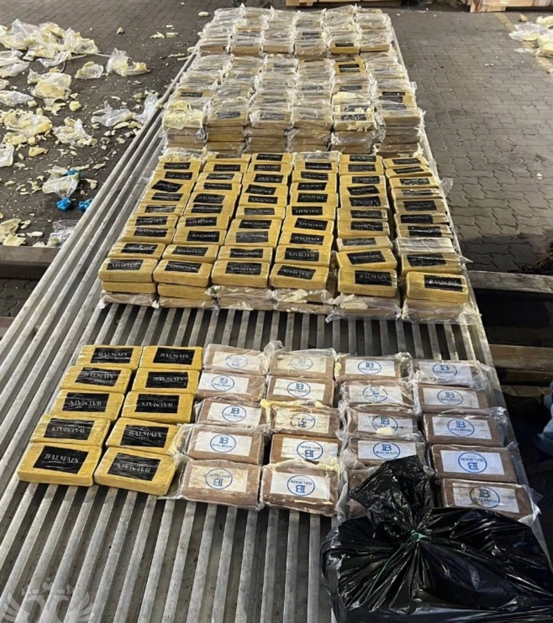 Таможенники нашли 820 кг кокаина на 12 млрд рублей в контейнере с бананами