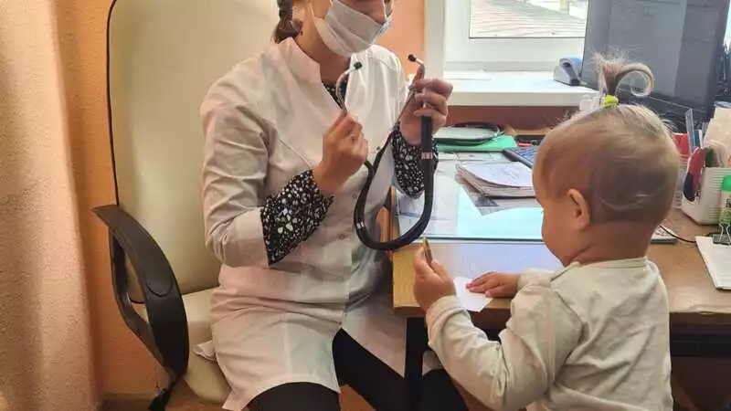 Назван способ привлекать врачей в больницы Сахалина