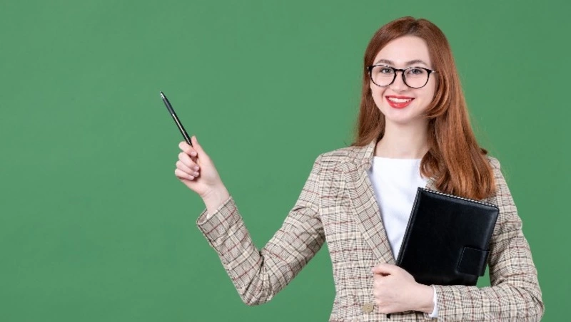 Новую систему оплаты труда педагогов хотят внедрить в России с 2027 года