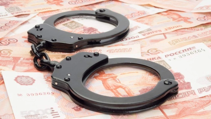 Жительница Долинского района отправится в колонию за кражу 6 тысяч рублей у своего знакомого