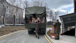 Больше тысячи личных посылок доставят сахалинским бойцам в зону СВО