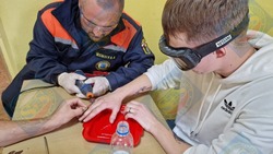 Спасатели успешно срезали кольцо с надписью «Занят» с пальца молодого жителя Сахалина