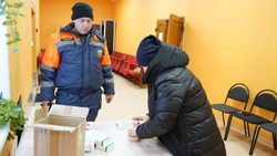 Спасатели Корсаковского района помогли доставить жителям села медикаменты