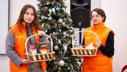 Волонтеры #МЫВМЕСТЕ вручили чайные наборы врачам реабилитационного центра на Сахалине