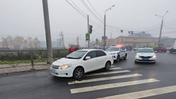 Водитель Toyota Corolla сбил женщину на пешеходном переходе в Южно-Сахалинске