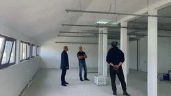 Мэр Долинска проинспектировал работы в будущем архиве и музее