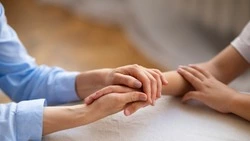 Губернатор помог с трудоустройством трем жительницам Сахалинской области