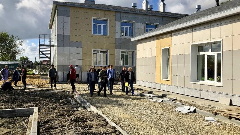 Мэр Анивского района попросил подрядчиков ускориться с ремонтом детсада «Теремок»