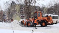 Из-за снегопада и гололеда на Сахалине перекрыли четыре трассы