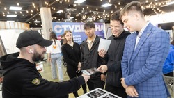 На фестивале НКО представили достижения 10 молодежных движений Сахалинской области