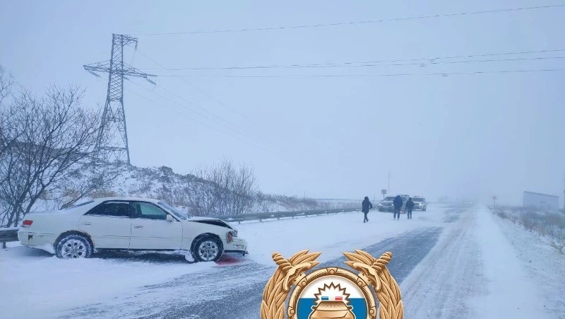 Молодой водитель Toyota Mark II сбил пешехода на трассе Троицкое — Новотроицкое