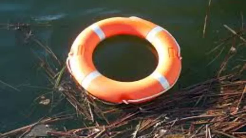 На севере Сахалина рыбаки в воде снова нашли труп мужчины